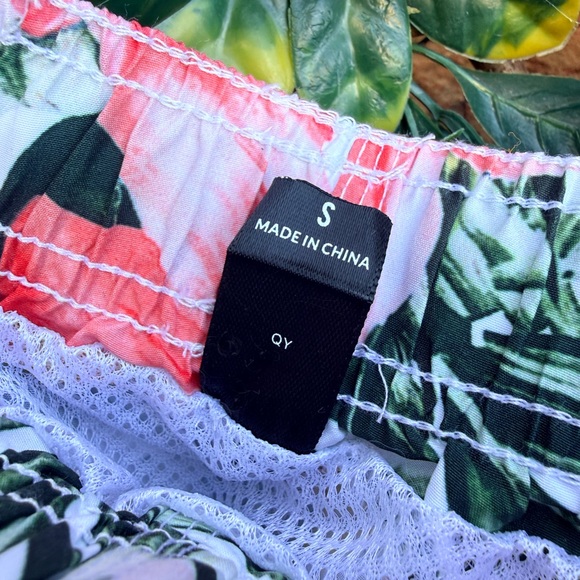 ▪️4/$25- Worldwide Surf Rider Tropical Swim Shorts - Picture 3 of 3